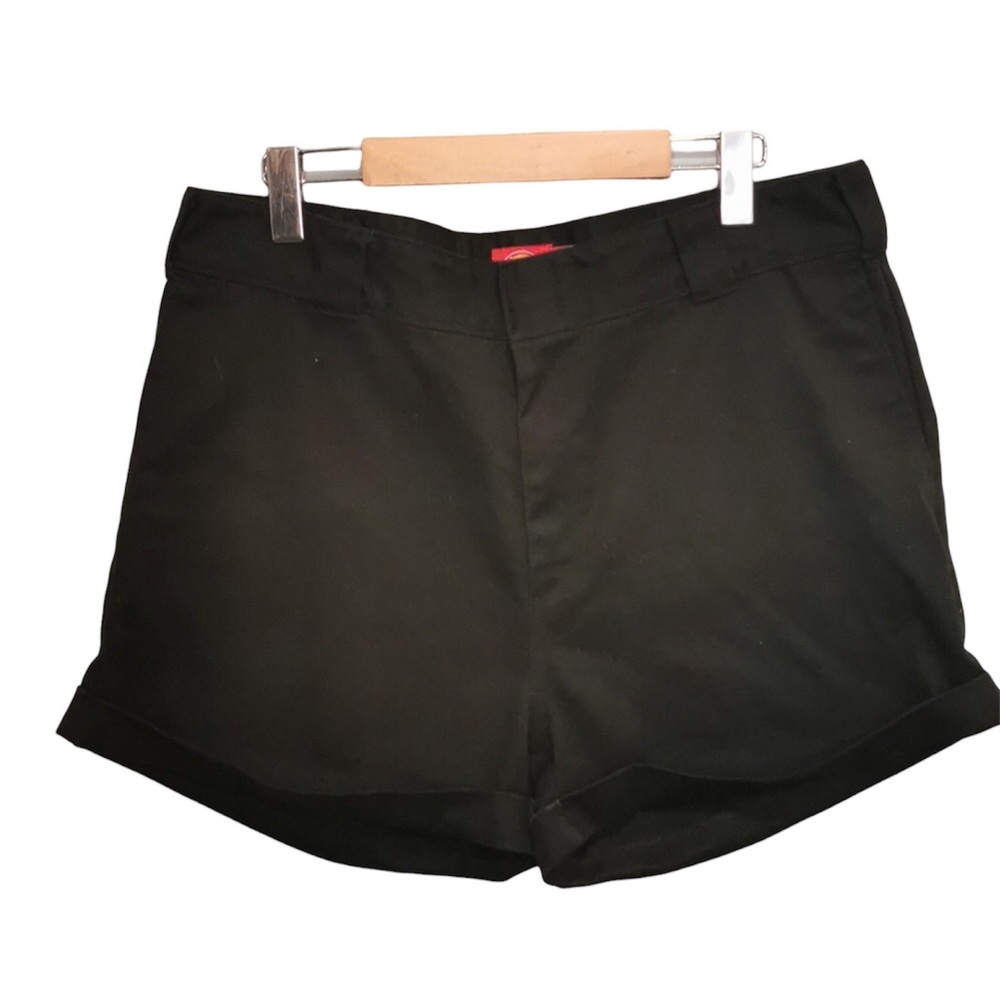 💚 Dickies Black Shorts, Size 15/32.